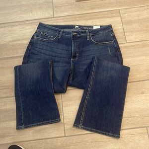 Lee mid rise bootcut jeans size 16 petite